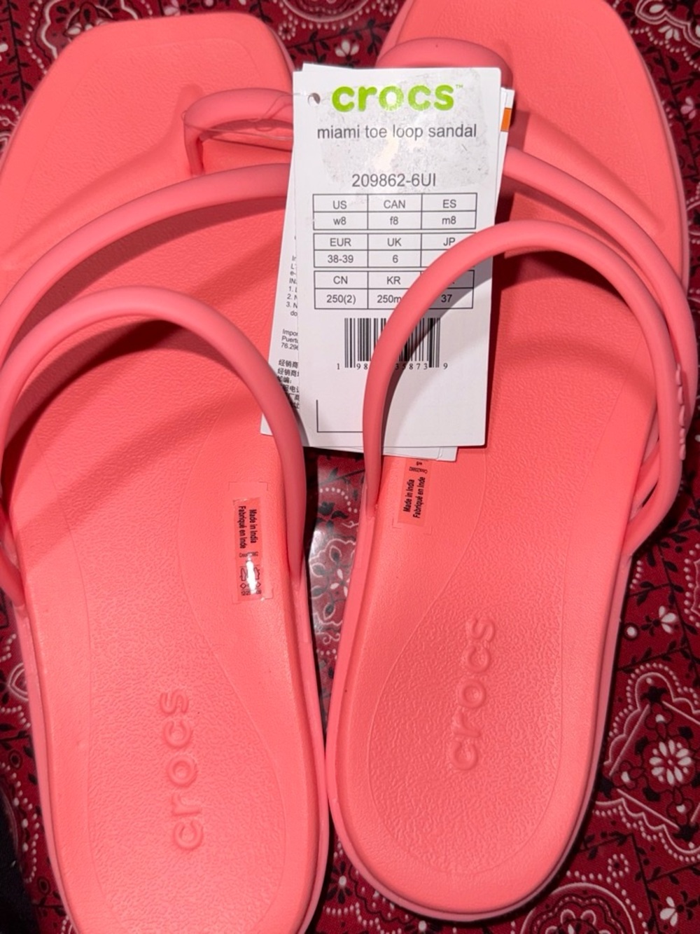 CROCS Miami Toe Loop Sandal in Coral size 8